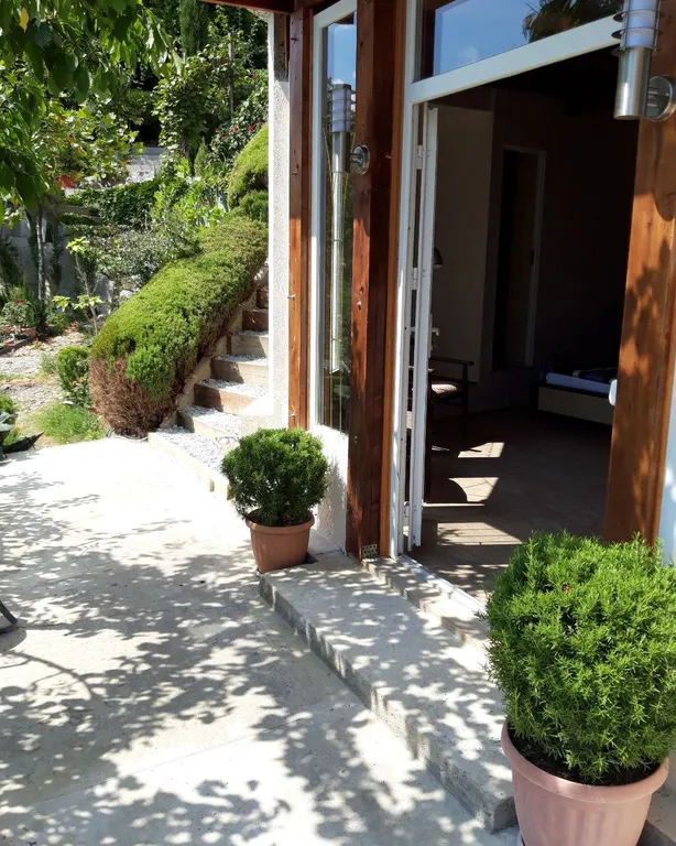 Уютный домик в арт-усадьбе "Ландора"