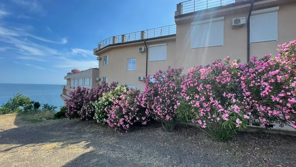 Квартира у пляжа "Изумрудный"