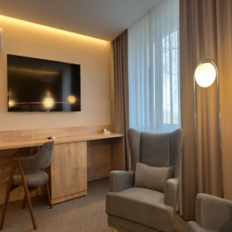 Люкс комфорт с двухспальной кроватью