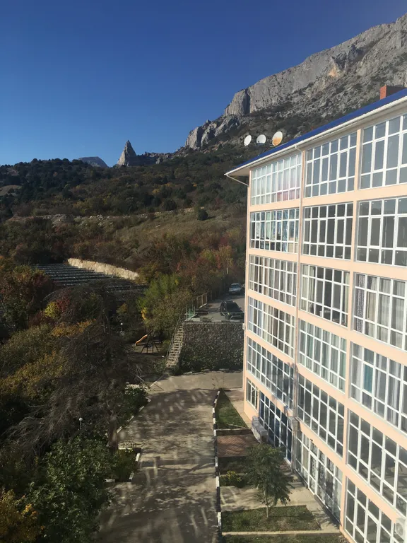 Апартаменты новые с видом на море, горы в новом доме над форосским парк