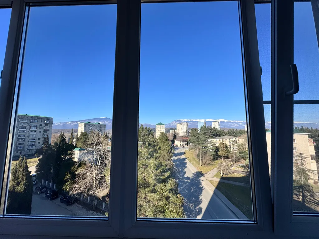 Просторная квартира в центре города Пицунда