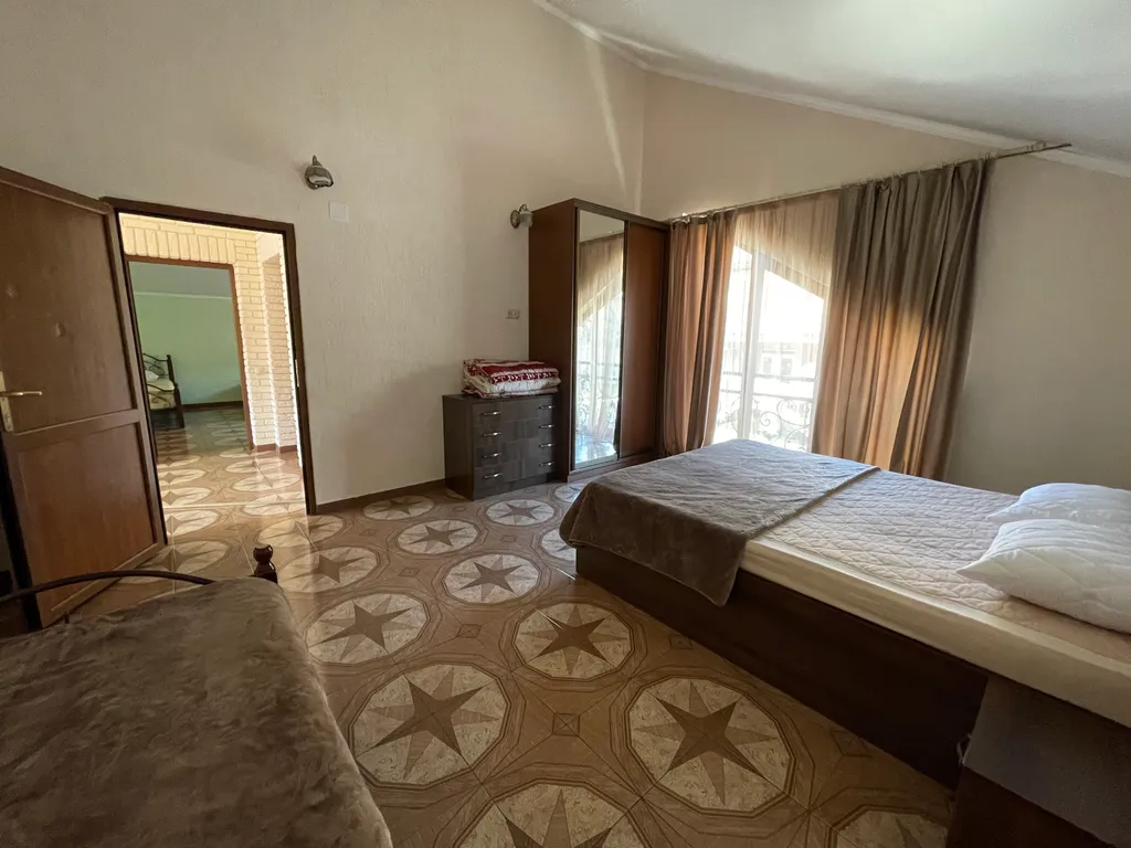 Уютный и просторный коттедж в центре поселка