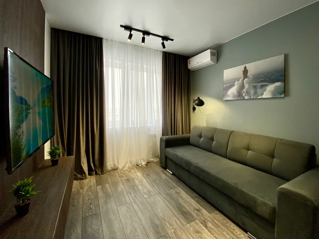 Просторная дизайнерская евродвушка бизнес-класса в центре