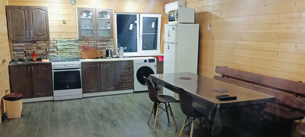 Домик у озера