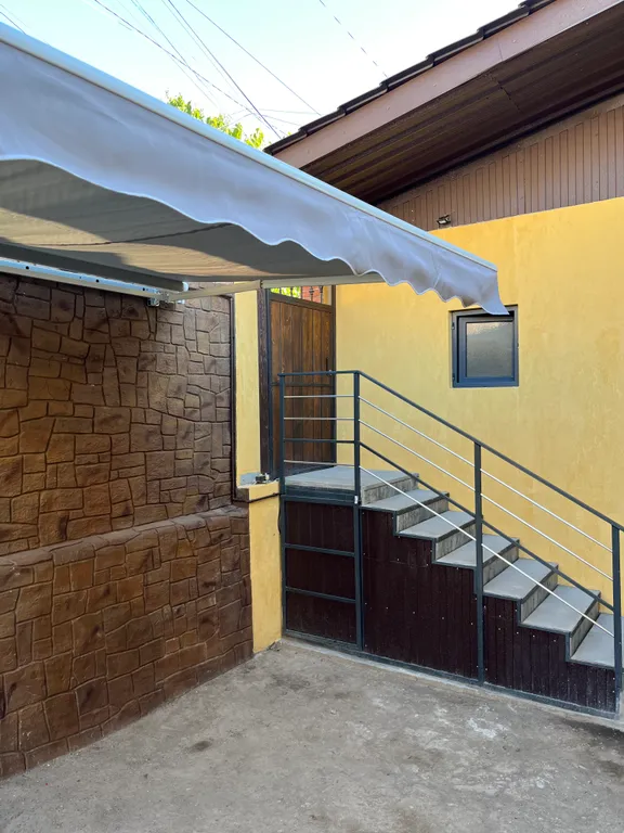 Уютный дом со своим гаражом