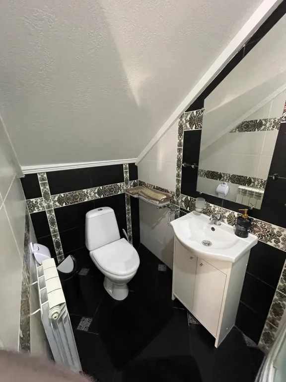 Домик с озерным номером