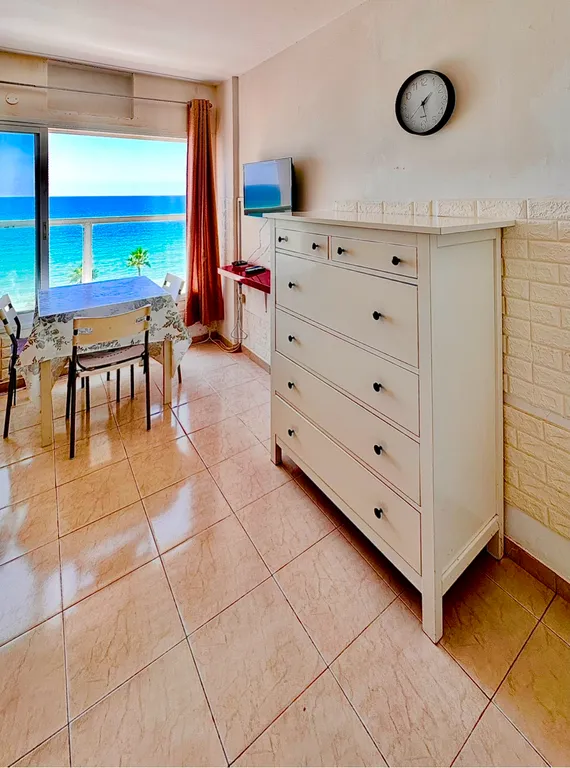 Красивая 2 ком квартира на набережной с прямым видом на море и закаты