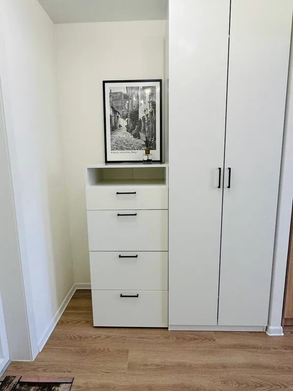 Светлая студия с видом на закат