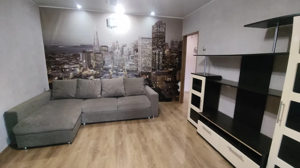 Просторная двухкомнатная квартира в спальном районе — аренда посуточно в Борисоглебск