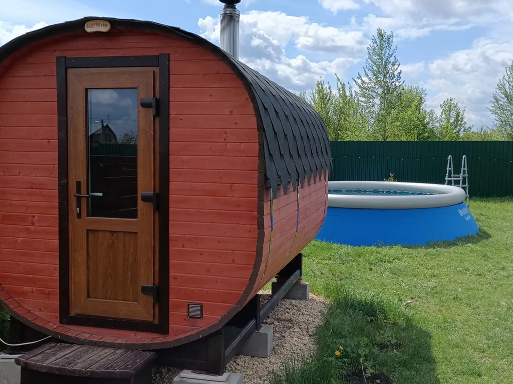 Дом с баней и банным чаном у реки