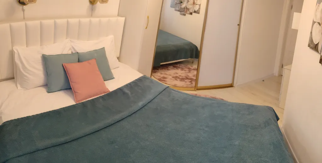 Квартира с 2 отдельными спальнями и кухней-гостинной недалеко от моря