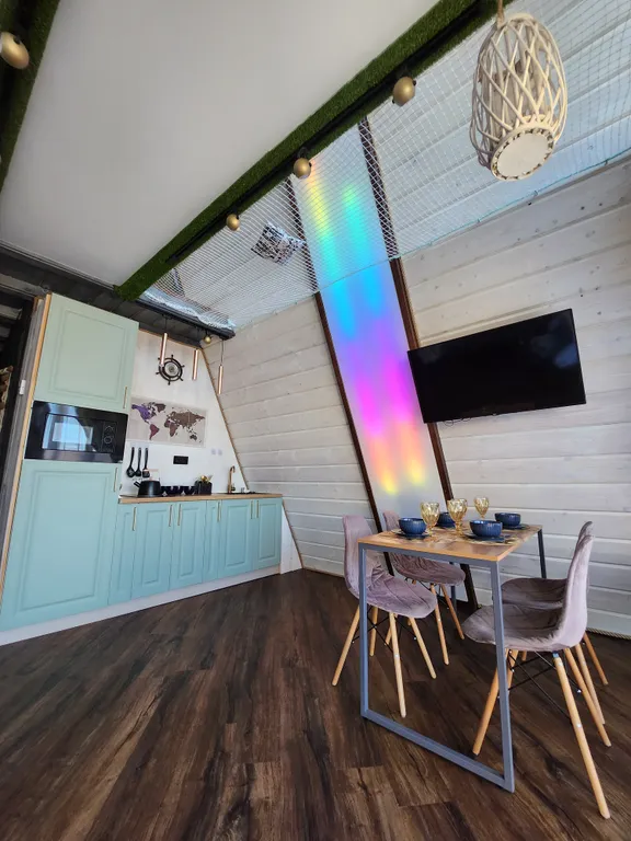 Треугольный дом на Камском море