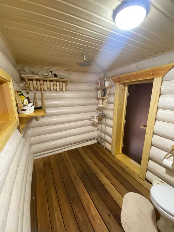 Сказочный дом в лесу