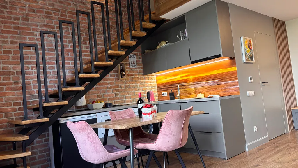 Стильные Апартаменты в стиле Лофт, тихое место в центре города