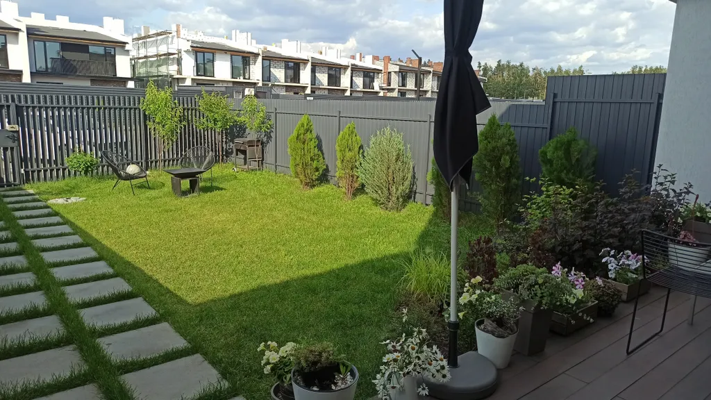 Стильный таунхаус у озера