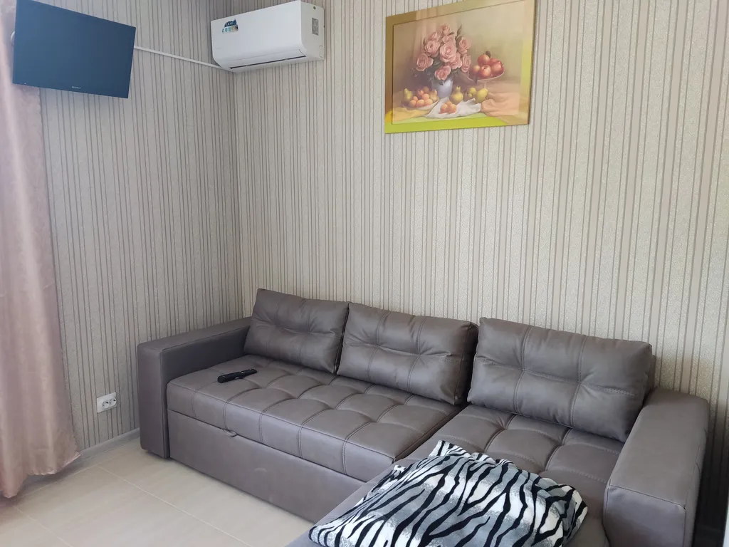 Дом со своим двором и парковкой