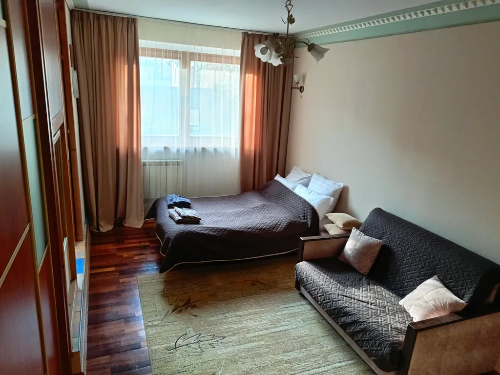 Светлая квартира на 1 этаже близко к морю