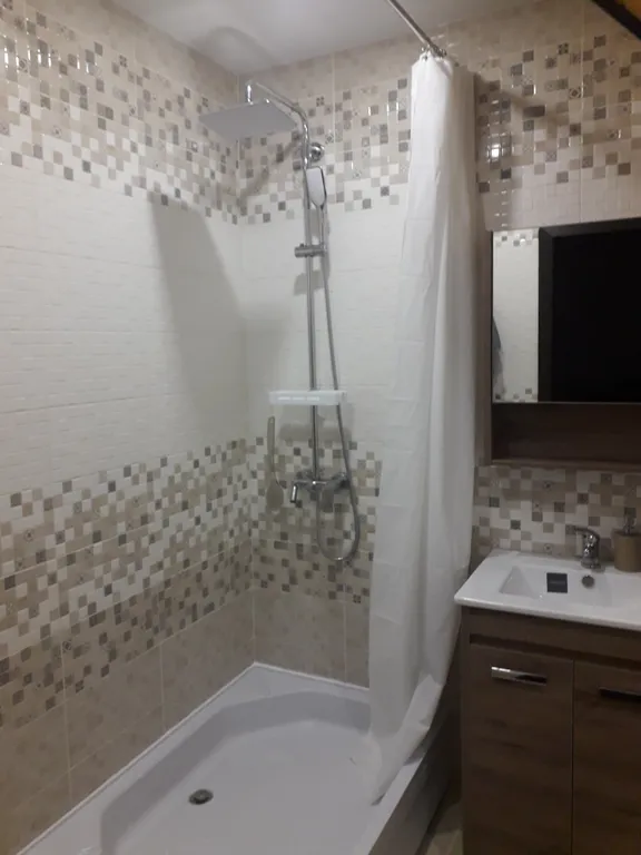 Шале у горной речки