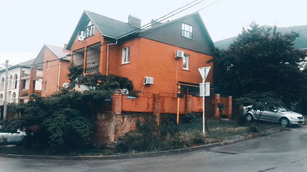 Коттедж Удобная и уютная часть дома с отдельным входом, лужайкой, мангалом — аренда посуточно в Геленджик