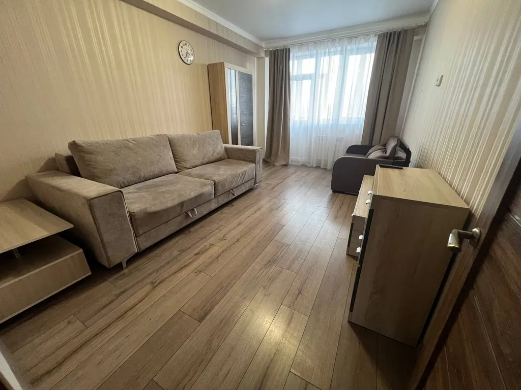 Уютная, просторная двухкомнатная квартира возле ЖД вокзала