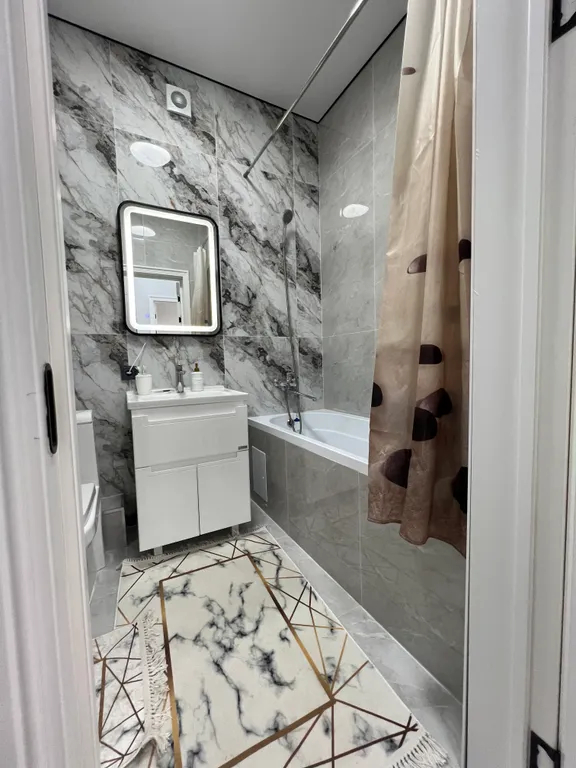 В центре, левый берег, рядом возле Хан Шатыр, кардиология, ННЦМД