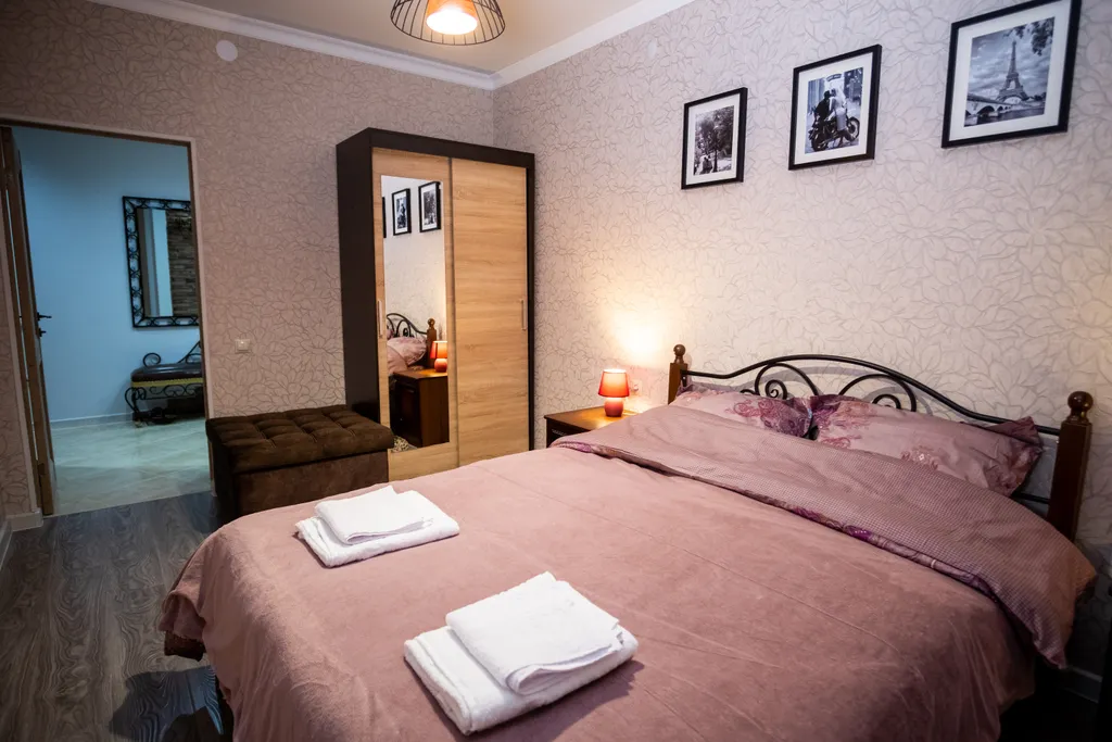 Апартаменты SkiDombay у ручья с видом на горы