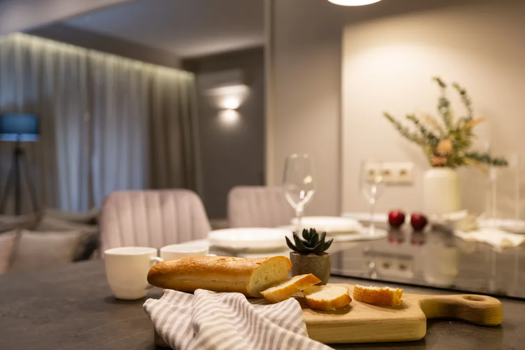 Дизайнерская евродвушка с видом на реку