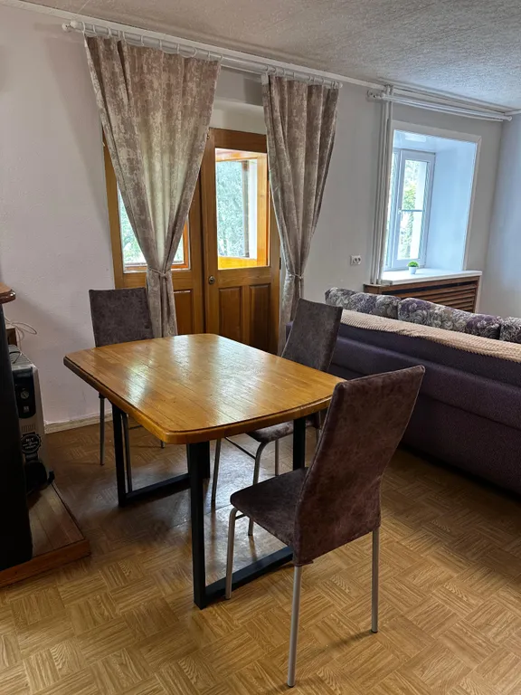 Просторная студия рядом с платиной ареной и прудами