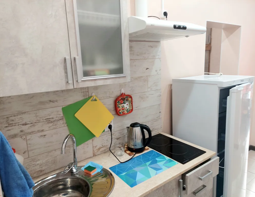 Новейшая вместительная двушка с отдельным входом в коттедже