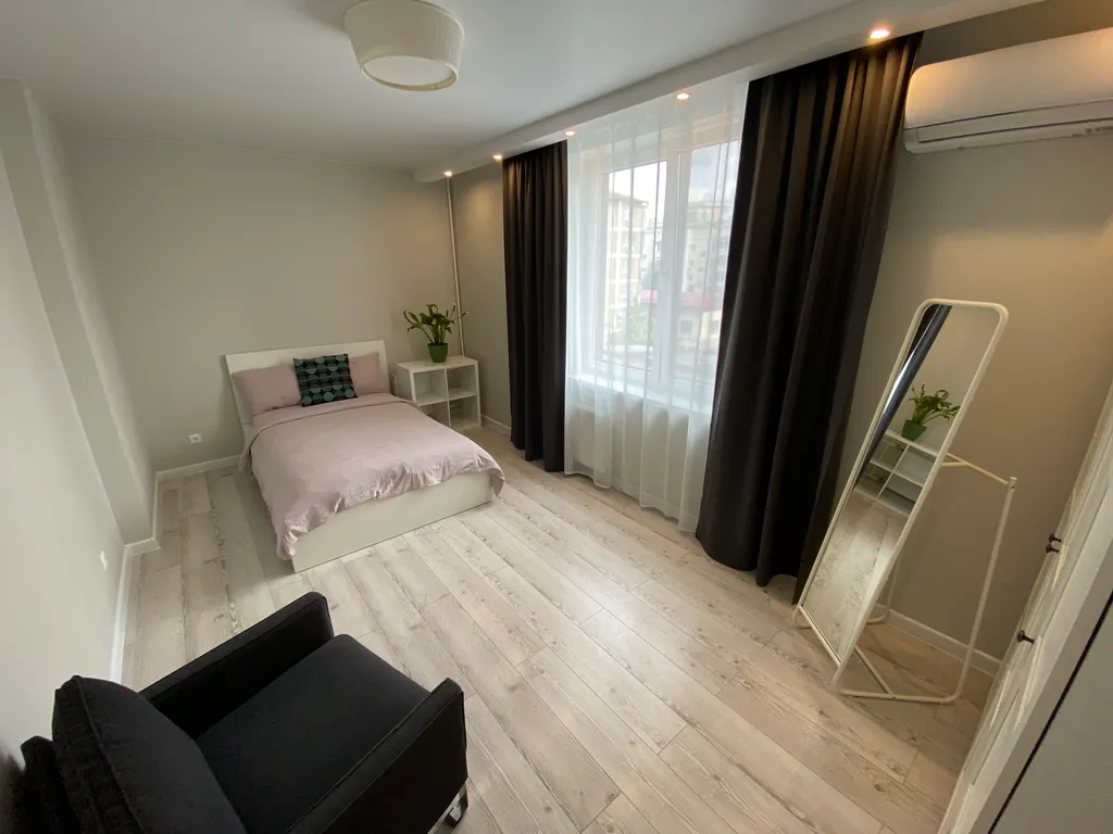 Прекрасная светлая квартира в тихом центре