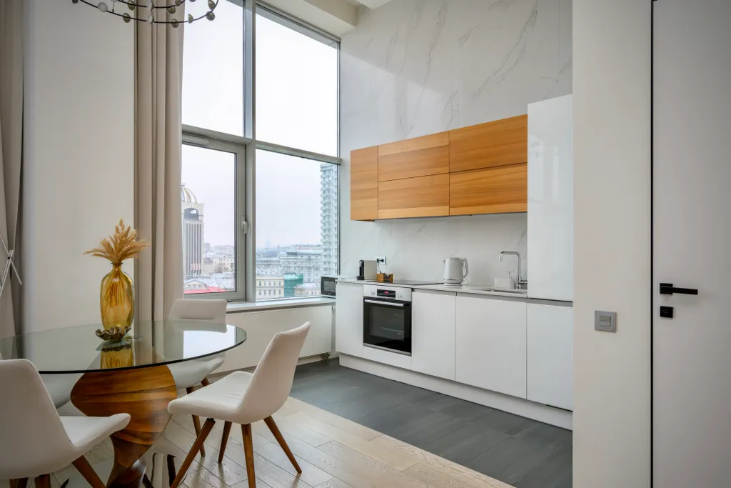 Стильный видовой апартамент в центре