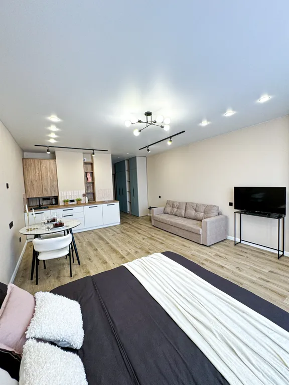 Студия в центре города с видом на набережную