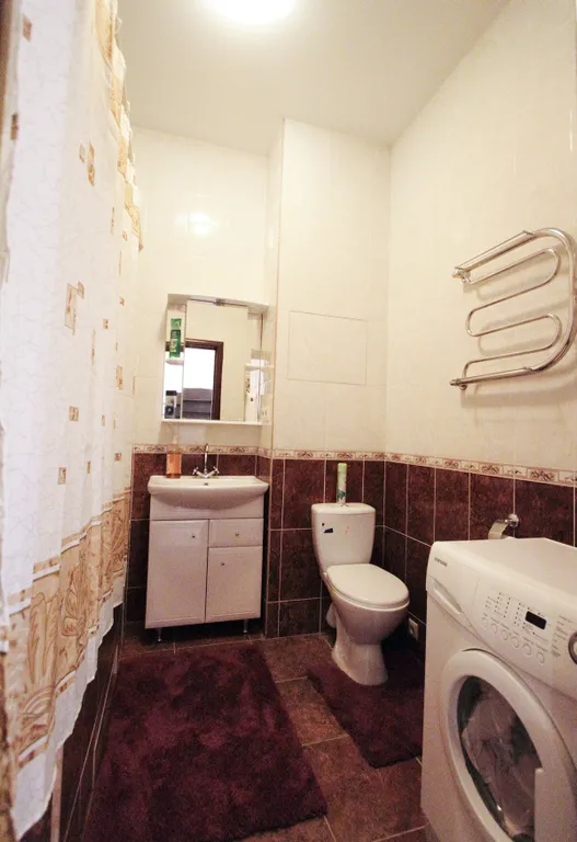 Двухкомнатная квартира с большой гостиной и балконом