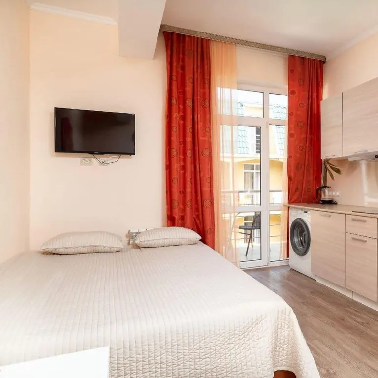 Квартира Квартира Уютная студия у моря с теплым бассейном — Сириус