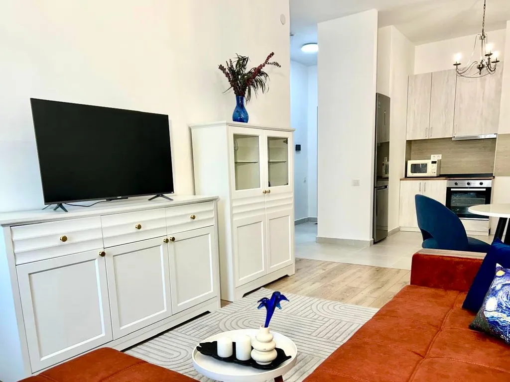 Квартира Двухкомнатные апартаменты Ван Гог рядом со знаменитым Арбатом — Алматы