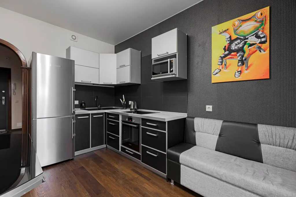 Современная уютная квартира с балконом рядом с метро и ТЦ