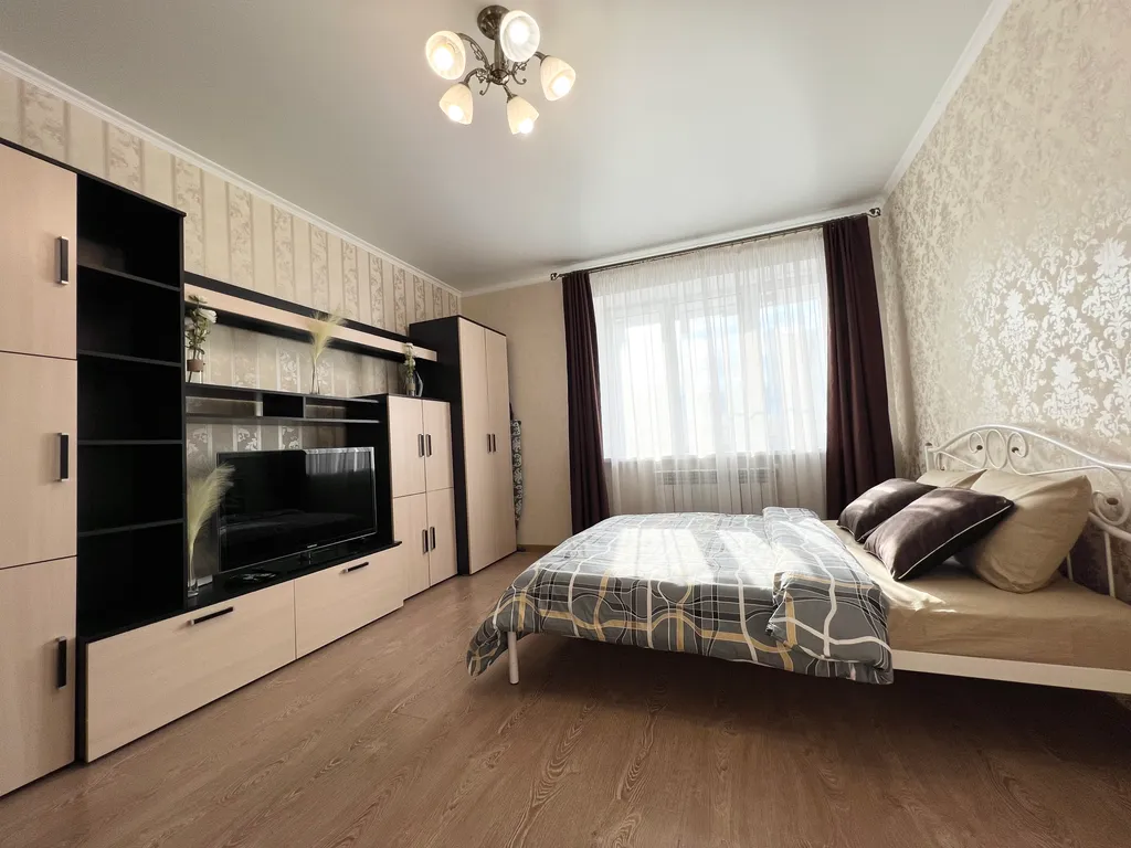 Уютная квартира с большой лоджией — аренда посуточно в Калуга