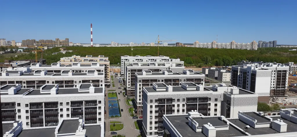 Семейные апартаменты у метро «Горки» с видом на парк, 2 спальни