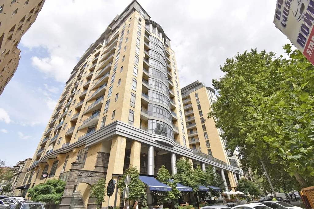 Уютная трёхкомнатная квартира в центре города