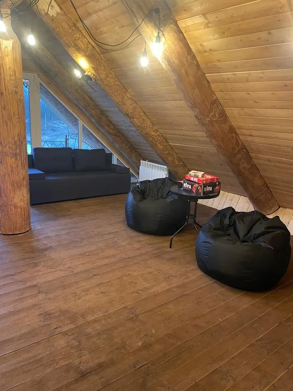 Дом из цельного массива с баней