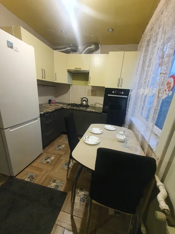 Квартира рядом с Ворошиловским торговым центром