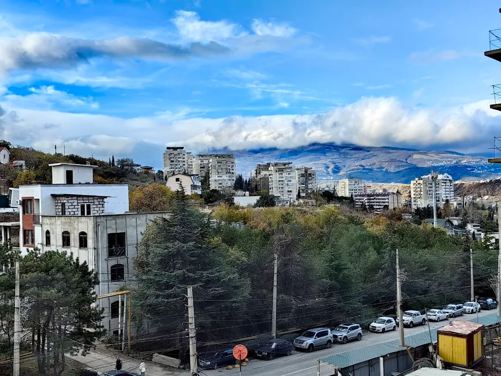 Дизайнерская студия с видом на море