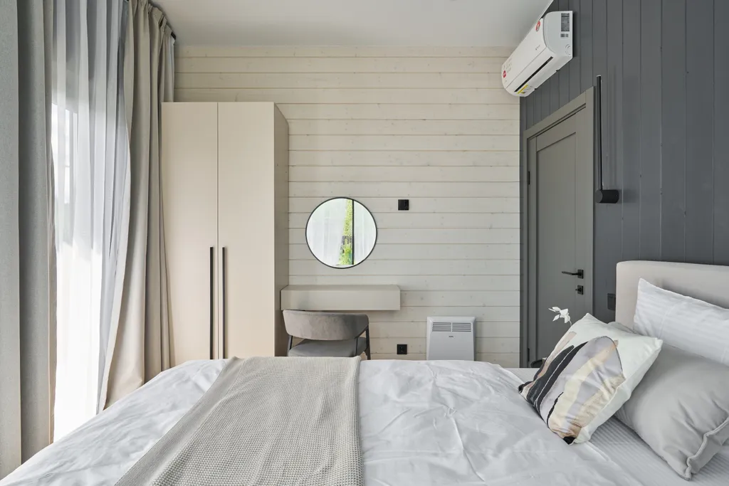 Просторный дом с сауной и камином в окружении леса и реки