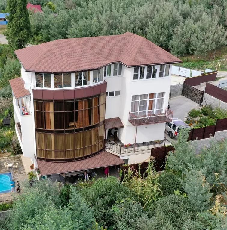 Коттедж Дом в живописной деревне у моря с бассейном — аренда посуточно в Сочи