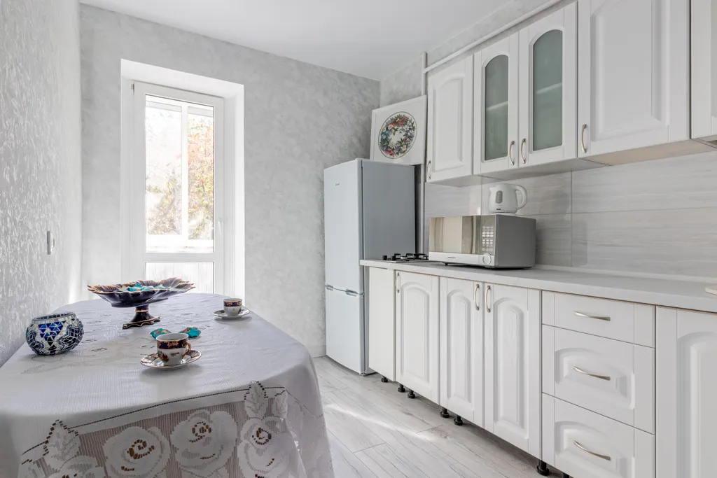 Рядом с ж/д вокзалом и  королевской усадьбой Станиславово.