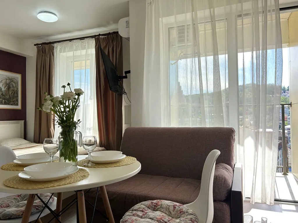 Апартамент с видом на море и горы