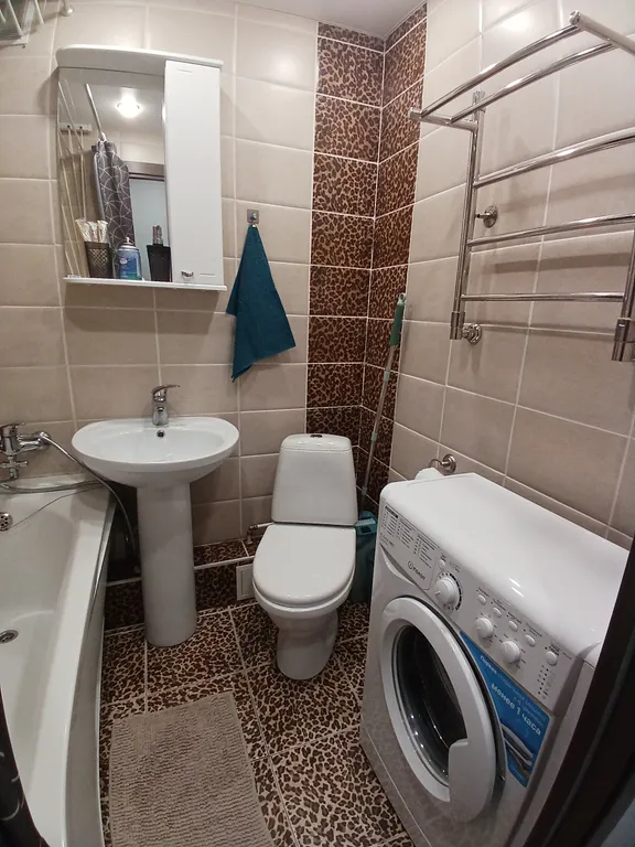 Уютная двухкомнатная квартира для отдыха и командировок рядом с УВЗ