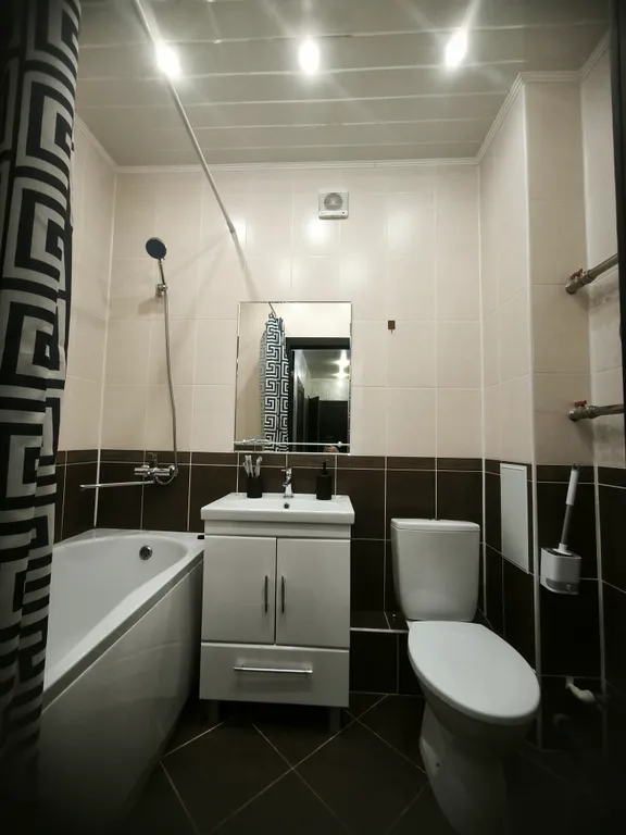 Высокий этаж, изолированные комнаты