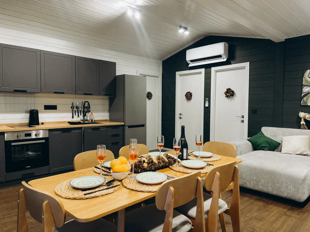 Дизайнерский дом с гриль-мангалом, сауной и большой террасой