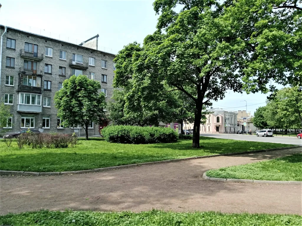 Уютная квартира между Обводным и Фонтанкой
